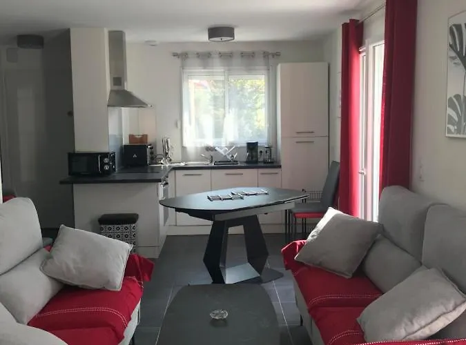Maison 8 Personnes Bourg * بيسكاروس