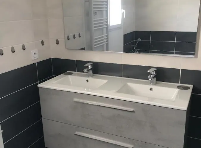 Maison 8 Personnes Bourg بيت للعطل