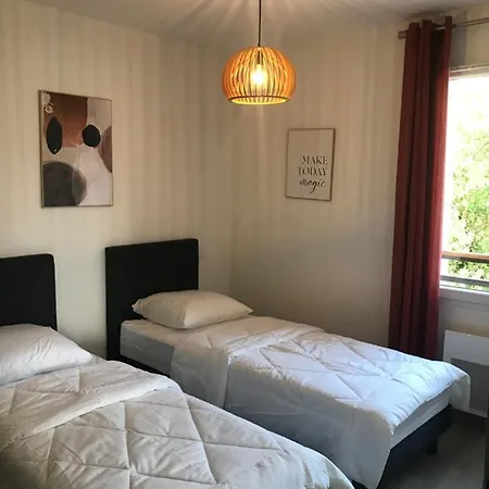 Maison 8 Personnes Bourg Semesterbostad *